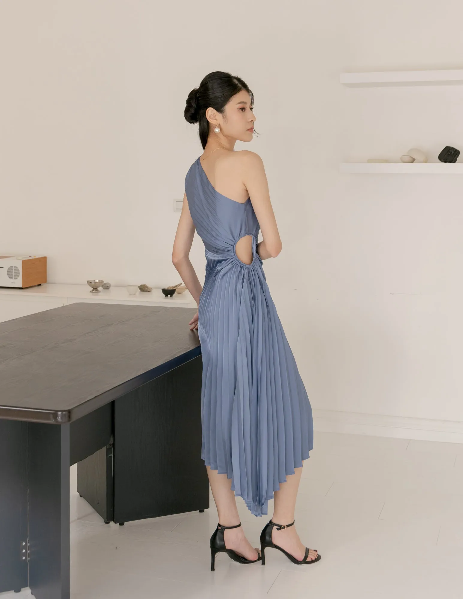 Aleyna Pleated Toga Dress in Blue