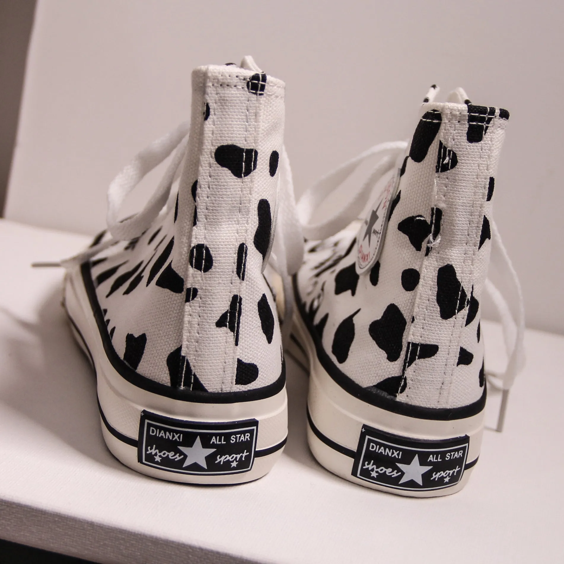 Milk Spots Hand-painted Canvas Shoes AD11704